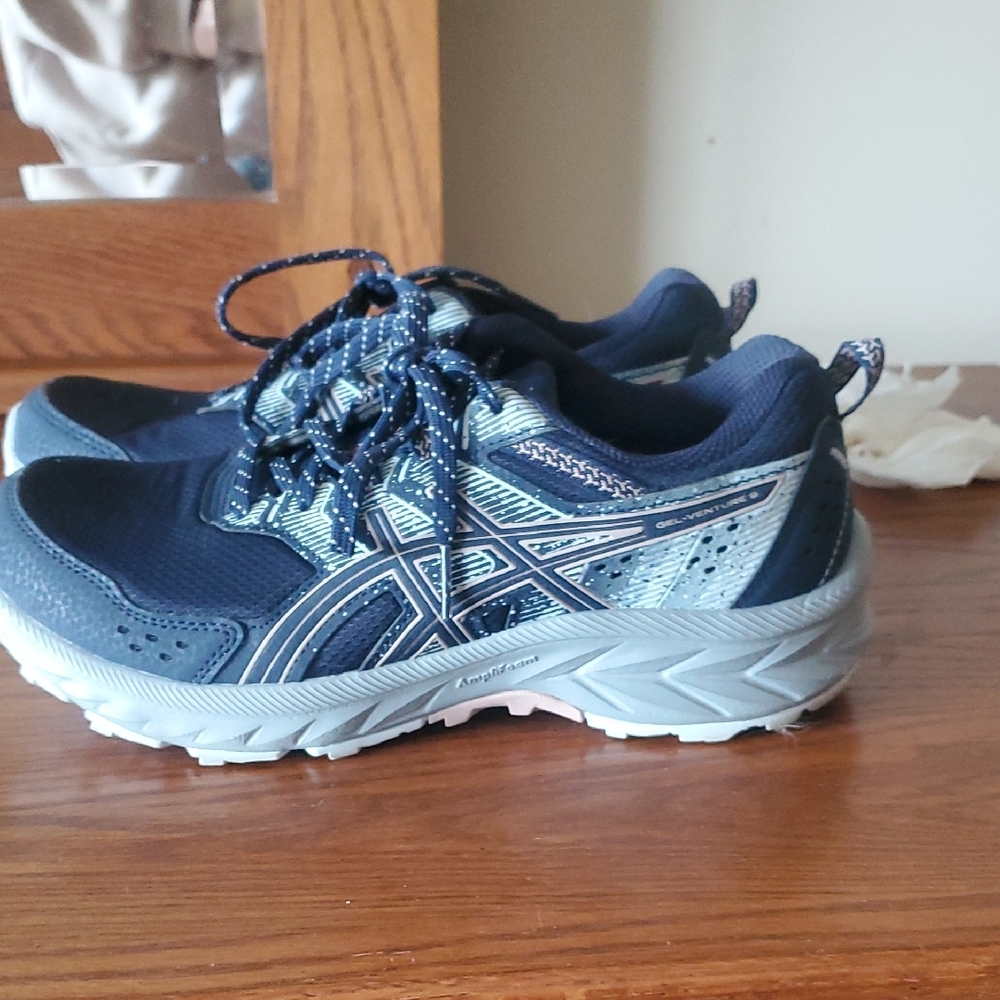Blue Mesh Sneakers with Breathable Design